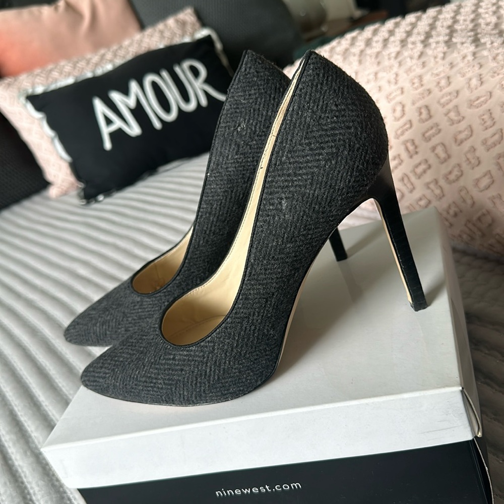 Nine West Ultra Classy 4” heels Pumps